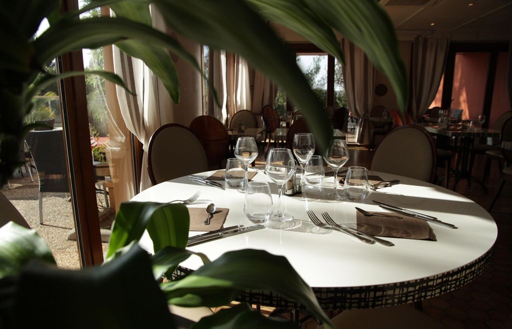 Kyriad Montpellier Nord Parc Euromedecine Saint-Clément Restaurant bilde